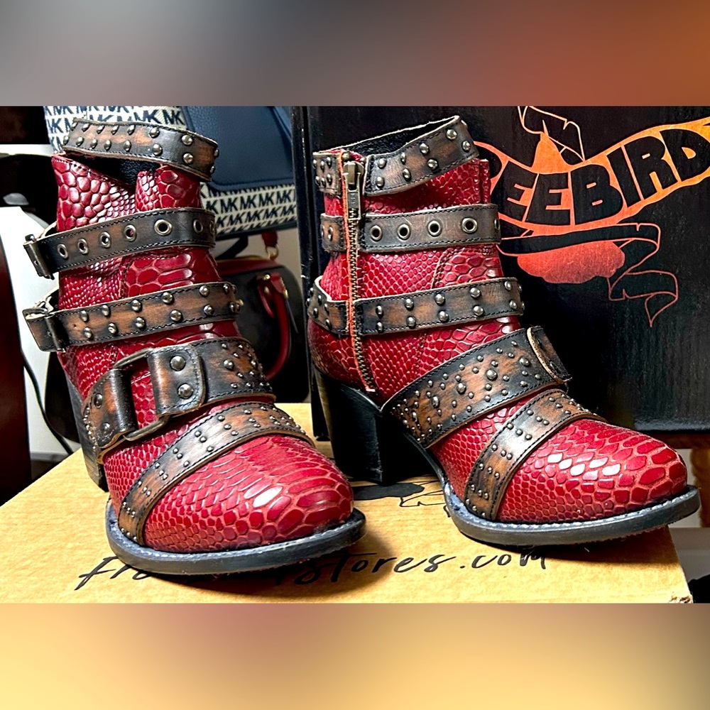 Gorgeous Freebird Slayer Ankle Boots